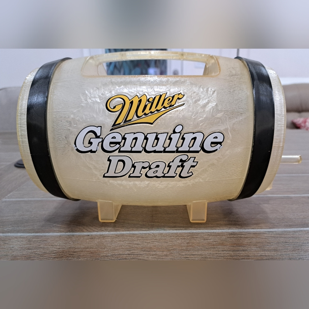 Miller Genuine Draft MGD 64oz Mini Beer Keg Barrel Man Cave Tavern Bar w/Tap